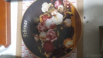 Porcelánový kalendár - 16