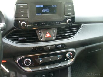 Hyundai i30 CW Combi 1.6 CRDI 9/2021 - 16