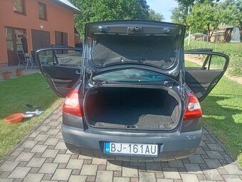Renault Megane sedan 1,6 benzín - rok 2005 - 16