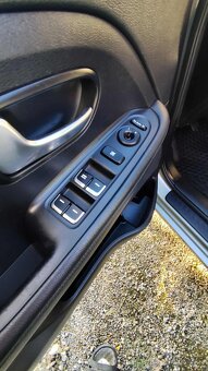 Kia carens - 16