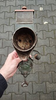 Velmi starý zdobený mlýnek na strouhanku EXCELSIOR - 16