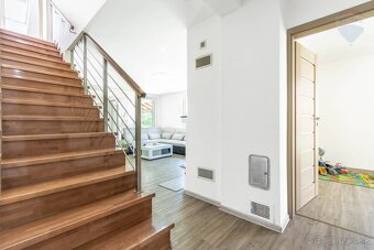 MODERNÝ DVOJPODLAŽNÝ RODINNÝ DOM - PREDAJ - Nitrianske Pravn - 16