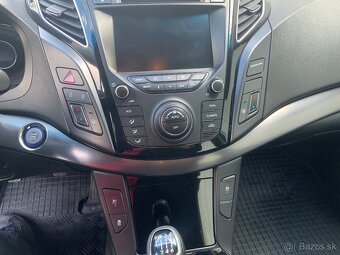 Predám Hyundai i40 combi 1.7 TDi 100kw Rok 2012 - 16