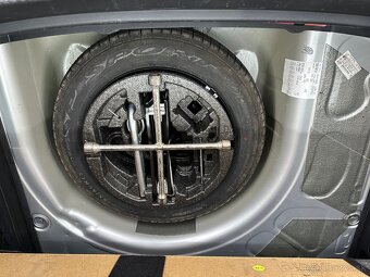 Škoda Rapid Spaceback SB 1.6 TDI 90k Ambition - 16