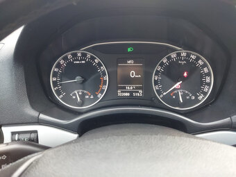 Škoda octavia 1,6 tdi kombi NAVI - 16