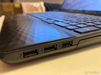 Sony Vaio i3 8GB 640GB - 16