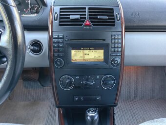 Mercedes-Benz A trieda 200 CDI Elegance Autotronic - 16