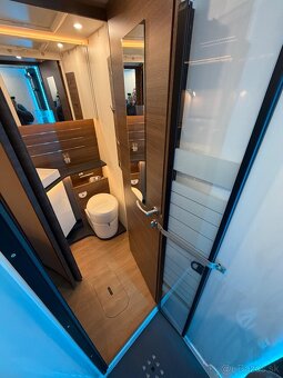 RAPIDO 8096df 4os 3,5T 180PS AUT Dvojitá podlaha - 16