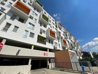 2i.byt Vietnamská ul., 1x GAR. PARKING v cene, 3/7p., loggia - 16