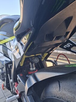 Suzuki GSXR 1000 - 16