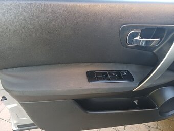 Nissan Qashqai 1,6 benzín 4x2 112 000 km Pôvodný lak - 16