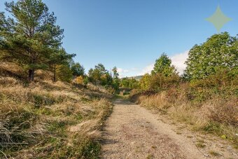 Jedinečný pozemok na samote pod Banskoštiavnickou kalváriou, - 16