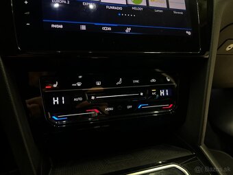 Volkswagen Passat Variant 2.0 TDI EVO Elegance DSG - 16