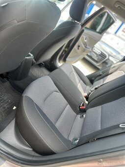 HYUNDAI I30 ,SW , Kupovane na SR , TOP STAV - 16