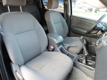 Toyota Hilux 2,5 D-4D 4x4 1.maj ČR HardTop DPH 2013 - 16