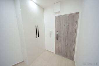 Na predaj 3 izbový byt (77 m²) na 12. p. – KVP, ZOMBOVA - 16