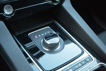 Jaguar F-Pace 2.00 4×4 D AWD – po Veľkom servise - 16