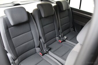 Volkswagen Touran 1.6 TDI DSG - 16