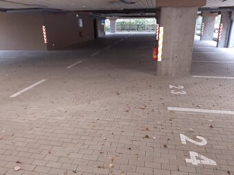 2i byt (novostavba), kryté parkovanie, veľký balkón, sklad - 16