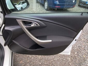 Opel Astra J 1.4i 74kW klima tempomat ČR 104tkm 2012 - 16