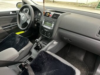 Volkswagen Golf 1.6 FSI - 16