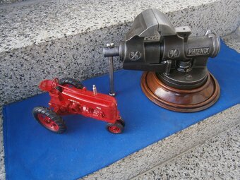 Menší svěráky - 16