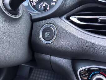 Hyundai i30CW 1.5 T-GDi 118kW mHEV AT7 Family - 16