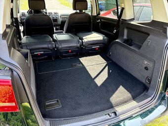 Volkswagen Touran 2.0 TDi DSG Highline - 16