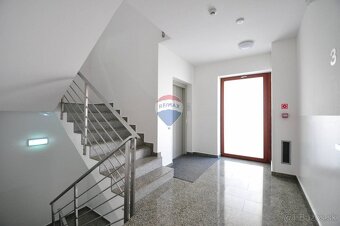 PREDAJ, štúdio s terasou 34 m2, Hrebienok Resort, Starý Smok - 16