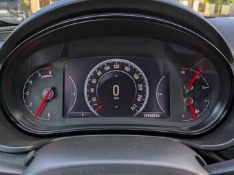 Opel Insignia ST 1.6 CDTI 100kW Business AT6 - 16