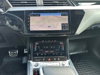 Audi Q8 e-tron 55 S line quattro - 16