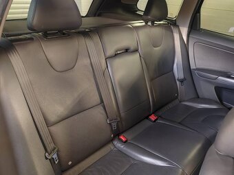 Volvo XC60 D4 R-Design - NOVÝ MOTOR TOP STAV - 16