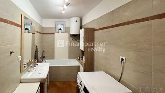 Zrekonštruovaný rodinný dom Diakovce, Šala - 16