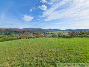 Dom na výnimočnom pozemku o rozlohe 15975m2 s prekrásnym v - 16