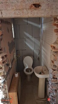 Menší rodinný dom v centre obce Častá, predaj - 16