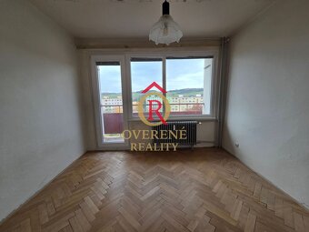 Na predaj veľký 3 izbový byt s komorou a 4 lodžiami v centre - 16