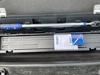 Vybavenie autodielne - 16