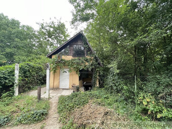 Viničný domček obklopený prírodou neďaleko Nitry, v obci B - 16