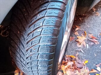 Predám Fiat Grande Punto 1.2 Šport 8V  klímou M5 5d TOP STAV - 16