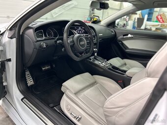 Audi RS5 V8 4.2 FSI quattro S-tronic - 16