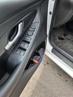 Hyundai i30 combi 1.6 crdi - 16