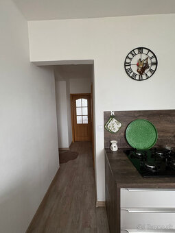 Na predaj priestranný 4-izbový byt  s atmosférou vidieckeho  - 16