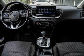 Kia Ceed 1.6 CRDi mHEV Gold A/T - 16