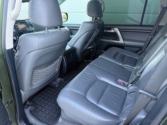 Toyota Land Cruiser 200 4.5 V8 - 16