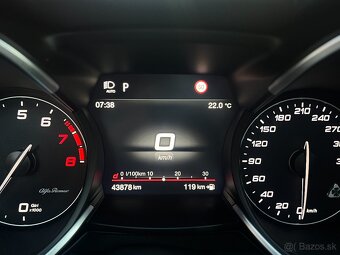 Alfa Romeo Stelvio V6 2.9 BI-TURBO Quadrifoglio (ODPOČET DPH - 16