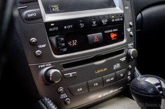 Lexus IS-F 5.0 V8 RWD AT8 - 16