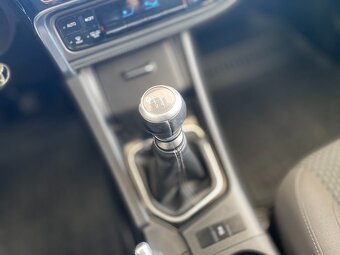 Toyota Corolla 1.6 Valvematic 97kW sedan - 16