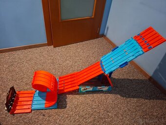 Hot Wheels - 16