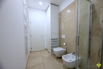 Štýlový 2-izbový byt na prenájom s lodžiou a parkovaním - 16