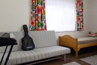 Dom s bazénom, dvojgarážou, veľkou terasou pri Žiline - 16